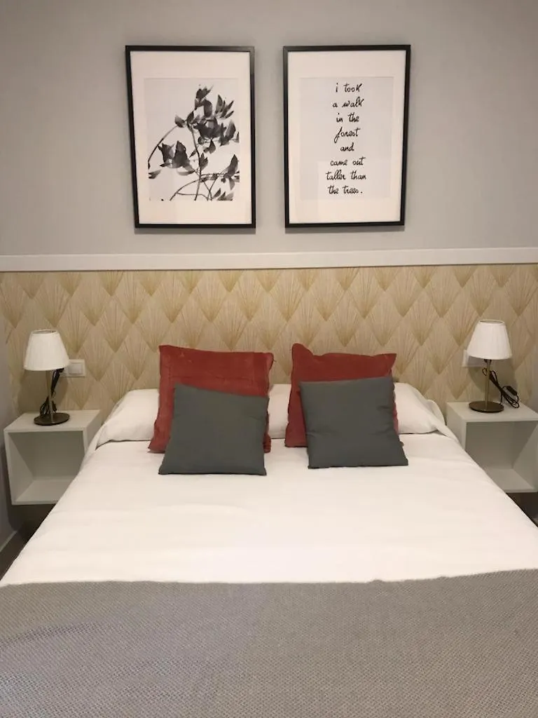En Triana: Junto San Jacinto Parking Opcional Apartment Seville