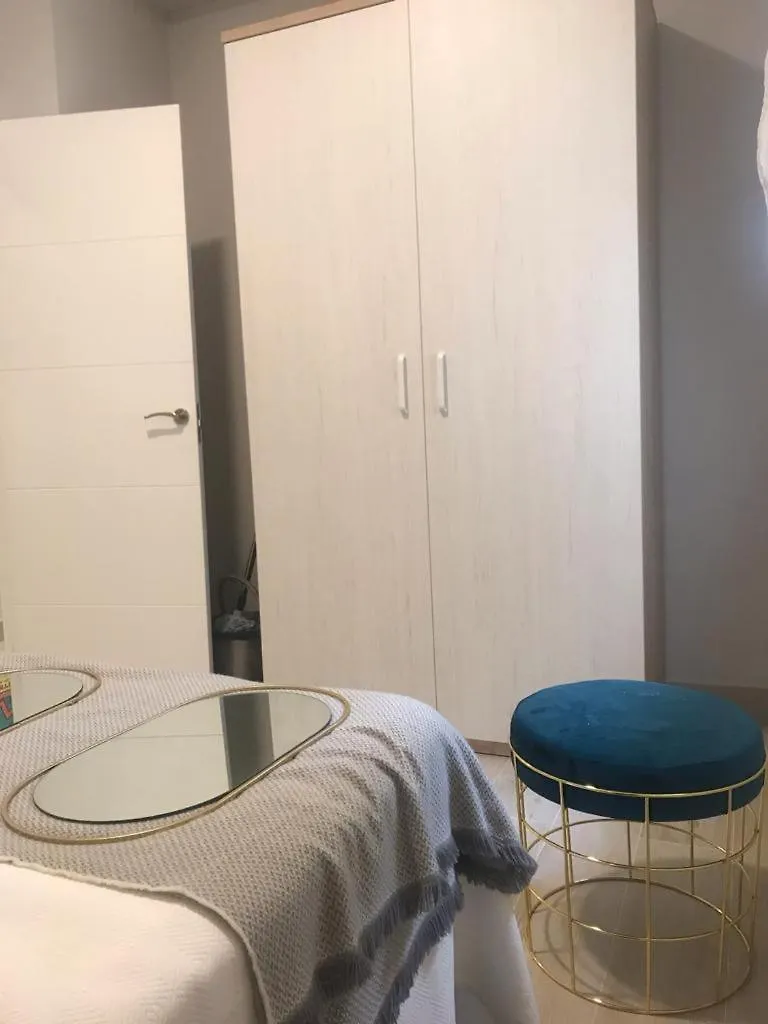 En Triana: Junto San Jacinto Parking Opcional Apartment Seville