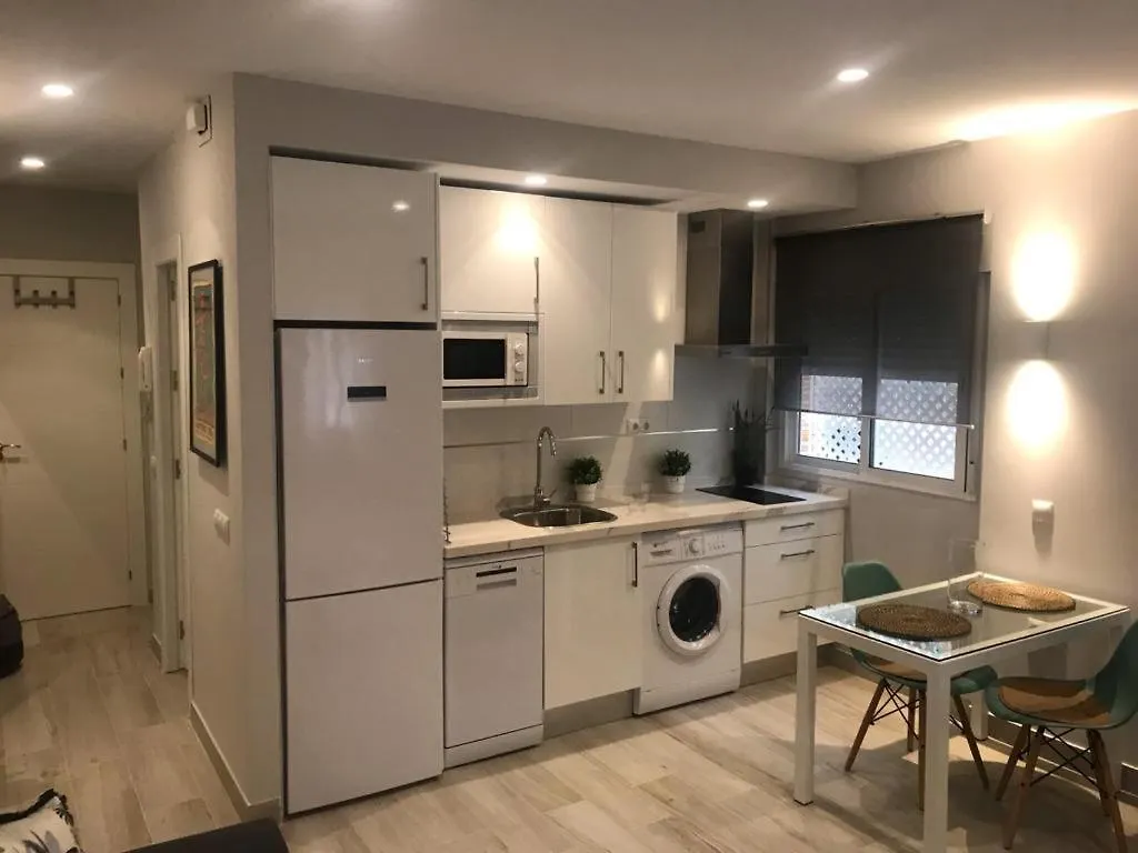 En Triana: Junto San Jacinto Parking Opcional Apartment Seville