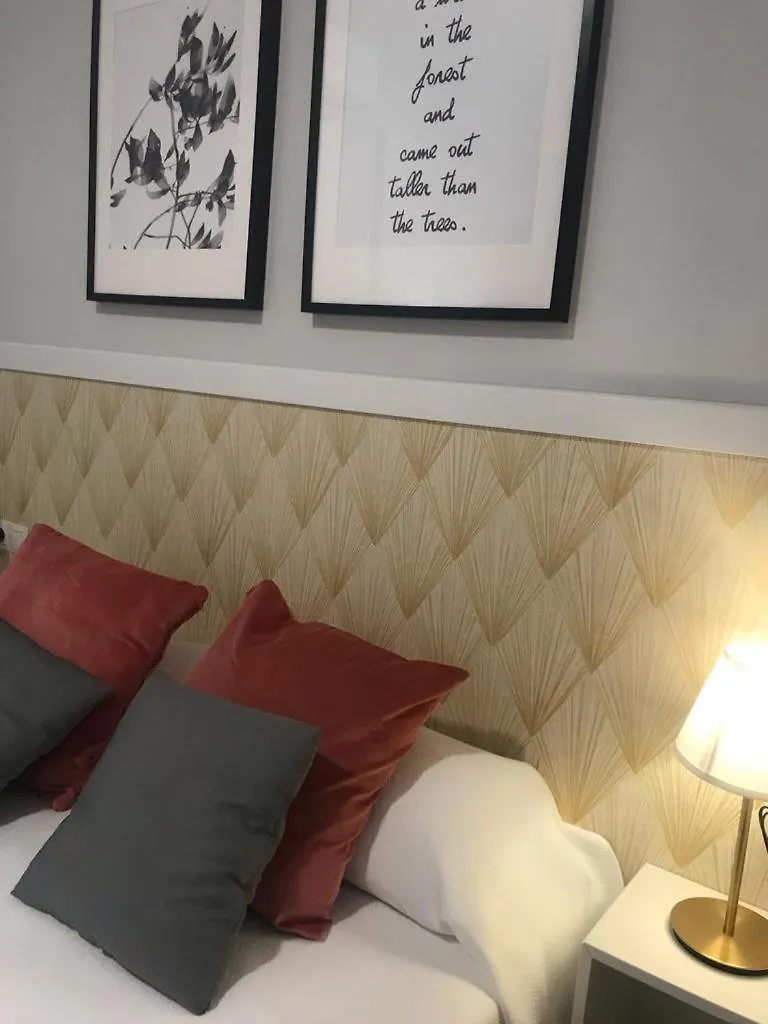 En Triana: Junto San Jacinto Parking Opcional Apartment Seville