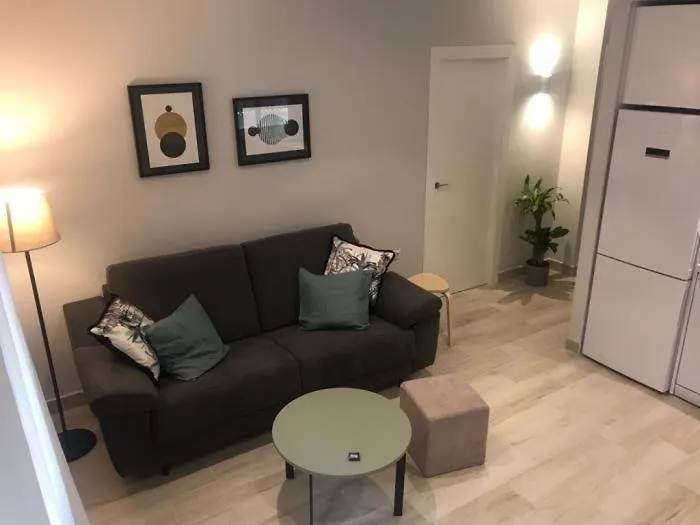 En Triana: Junto San Jacinto Parking Opcional Apartment Seville